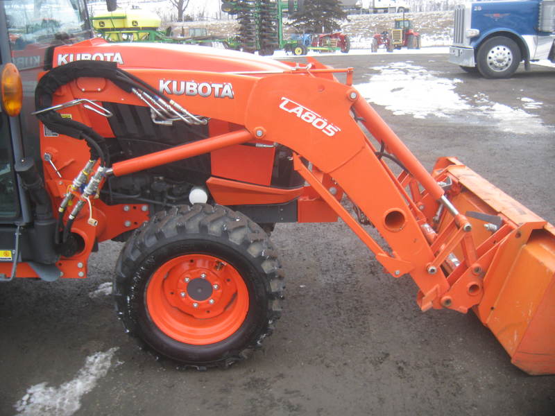 Tractors - Compact  Kubota L4060 HST Tractor  Photo